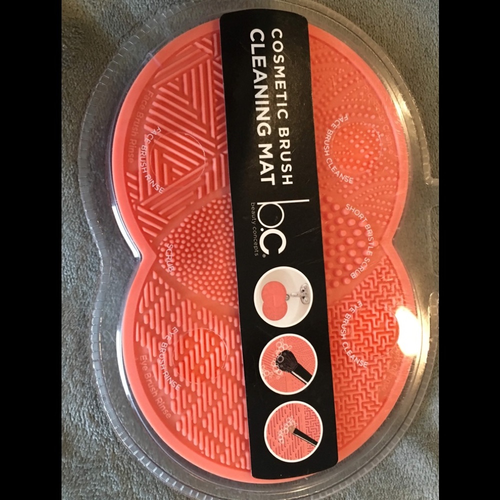 Make up brush cleaner
